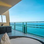 Iconic Penthouse 706 On * Funchal (Madeira)