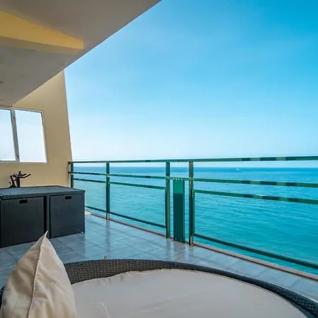 Iconic Penthouse 706 On * Funchal (Madeira)